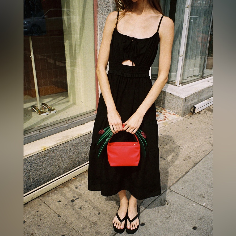 Lisa Says Gah Black Dress